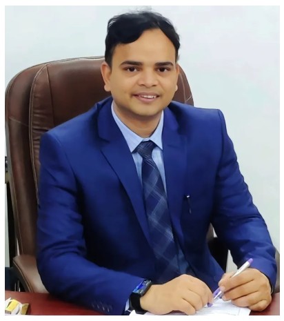 Dr Ashish Kumar Srivastava (principal)